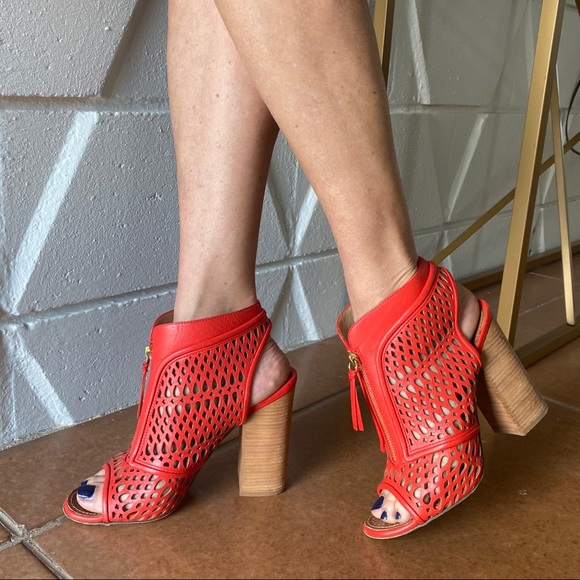 🔥$995 PROENZA SCHOULER Zip Front Laser Cut Bootie in Red - Picture 7 of 16